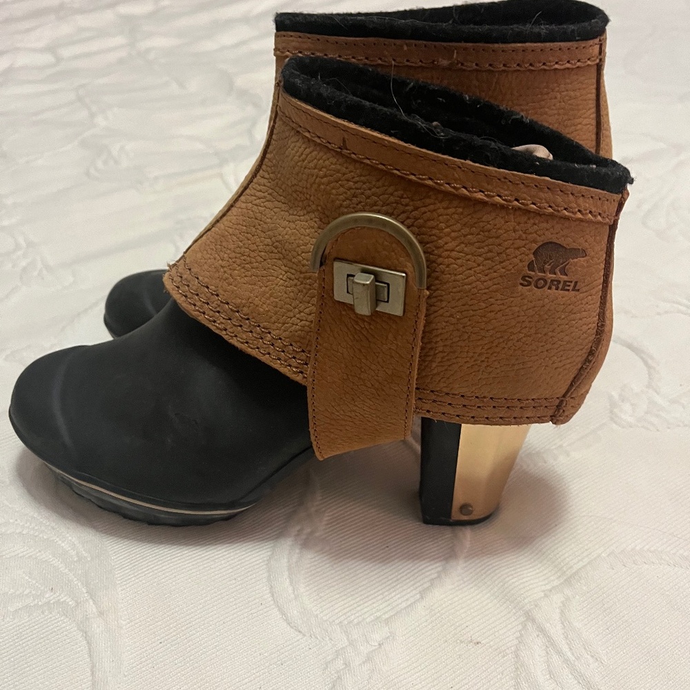 Sorel waterproof heeled boot